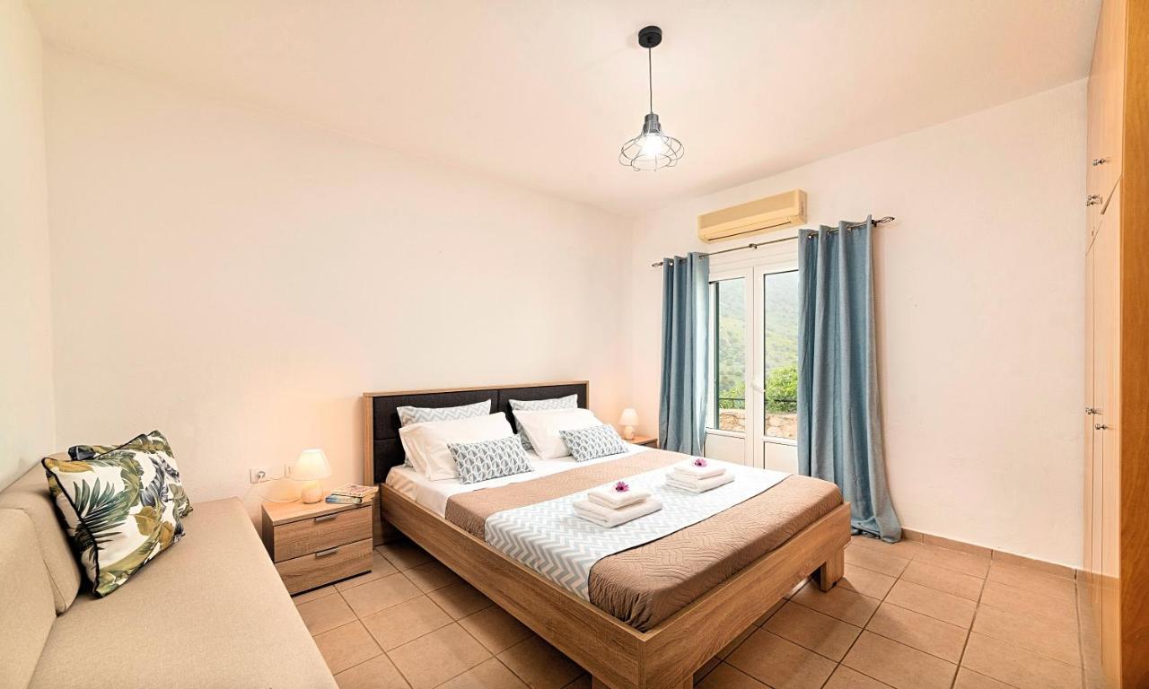 Du Lac Villas Kournas Bagian luar foto