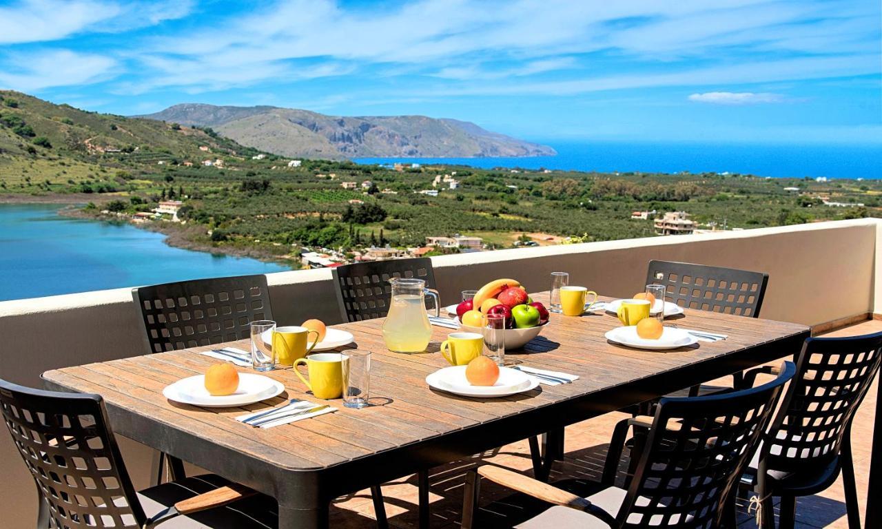 Du Lac Villas Kournas Bagian luar foto