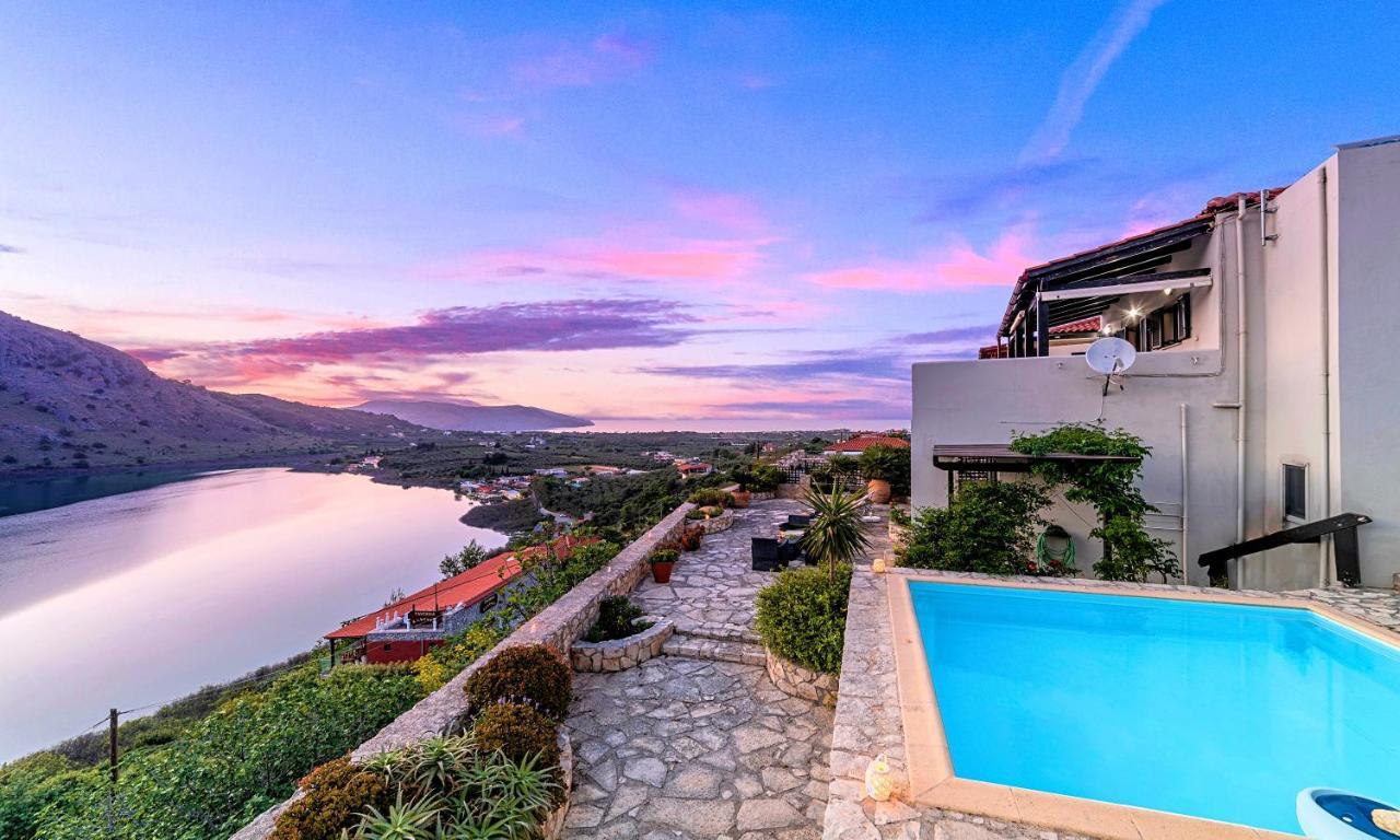 Du Lac Villas Kournas Bagian luar foto