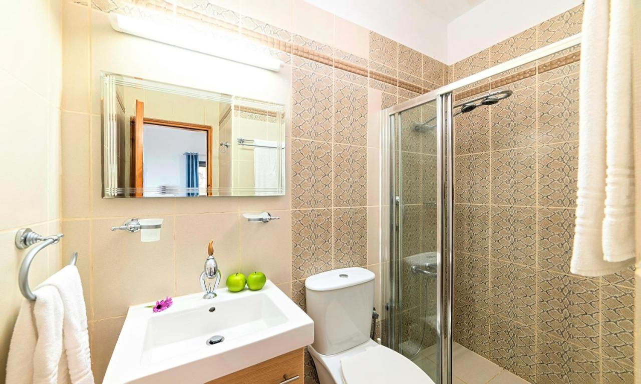 Du Lac Villas Kournas Bagian luar foto