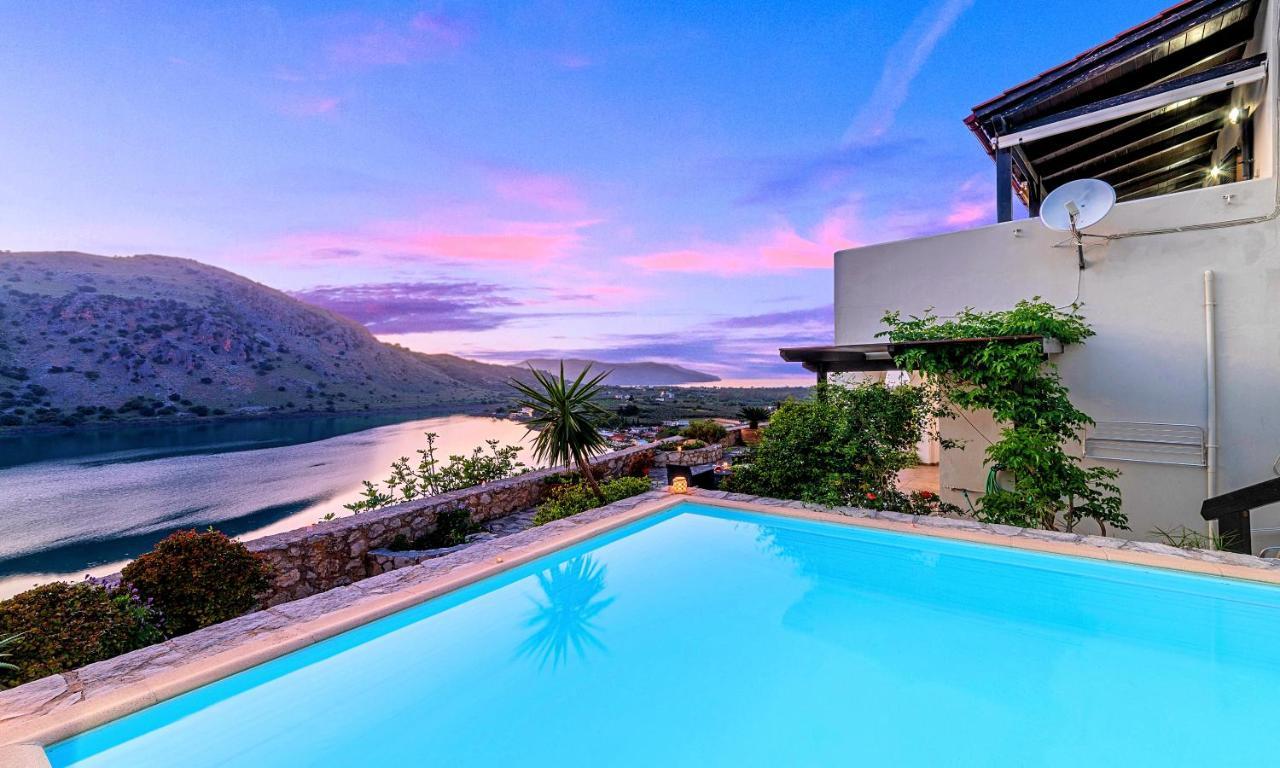 Du Lac Villas Kournas Bagian luar foto
