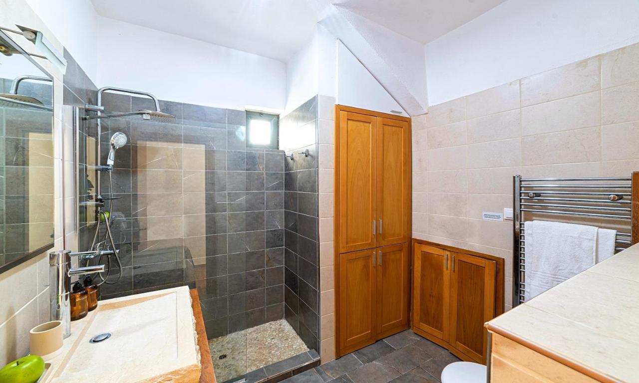 Du Lac Villas Kournas Bagian luar foto