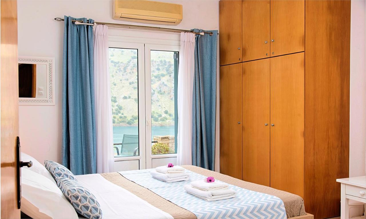 Du Lac Villas Kournas Bagian luar foto